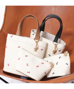 Apuweiser-riche(アプワイザー・リッシェ) |〈Hello Kittyコラボ〉リボン刺繍ポーチ