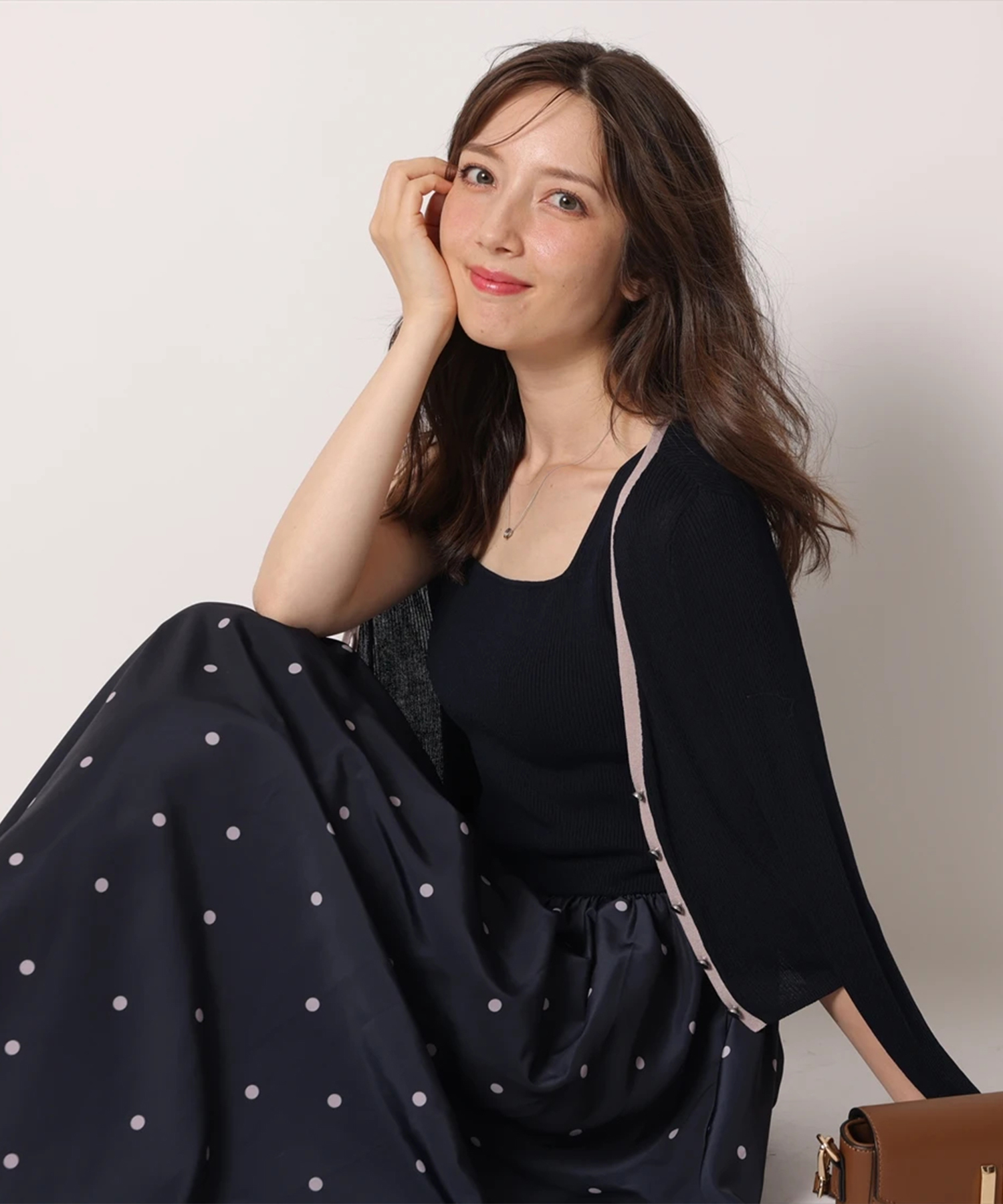 アプワイザーリッシェ　完売品　定価以下配色ブラックカーディガン アプワイザーリッシェ 完売品 定価以下配色ブラックカーディガン