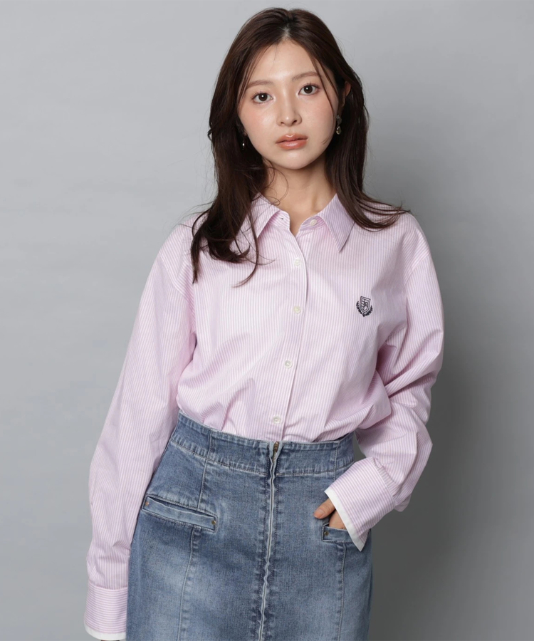 Apuweiser-riche(アプワイザー・リッシェ) |エンブレム刺繍シャツブラウス