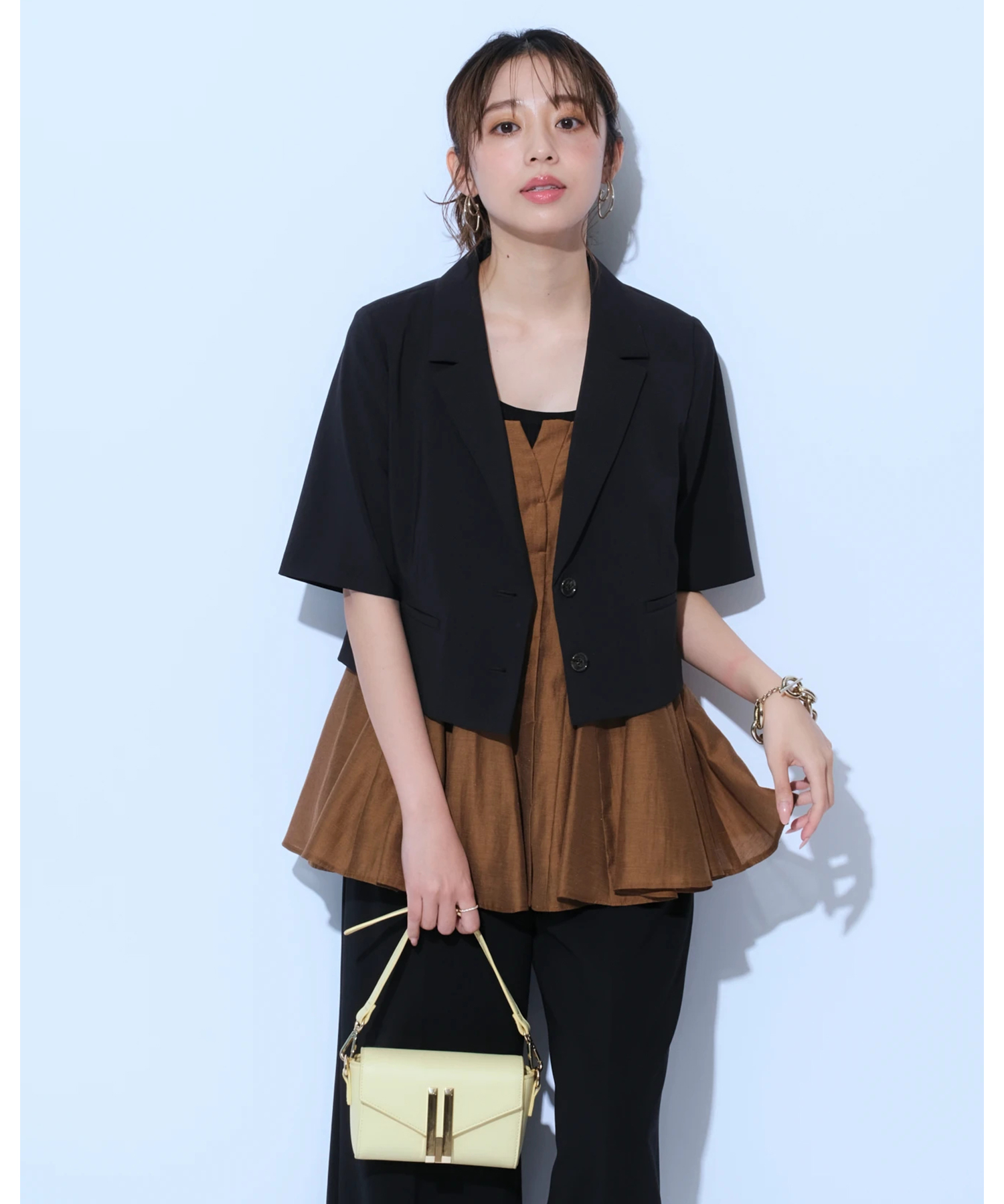 JUSGLITTY ハーフスリーブライトジャケット ホワイト