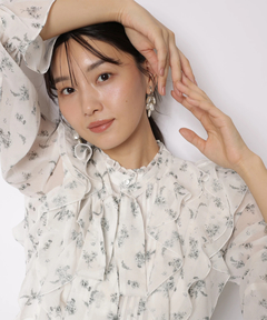 JUSGLITTY(ジャスグリッティー) |プリントフリルショートブラウス