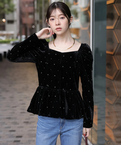 スタッフコーディネート】ベロア刺繍ペプラムブラウス｜kaho