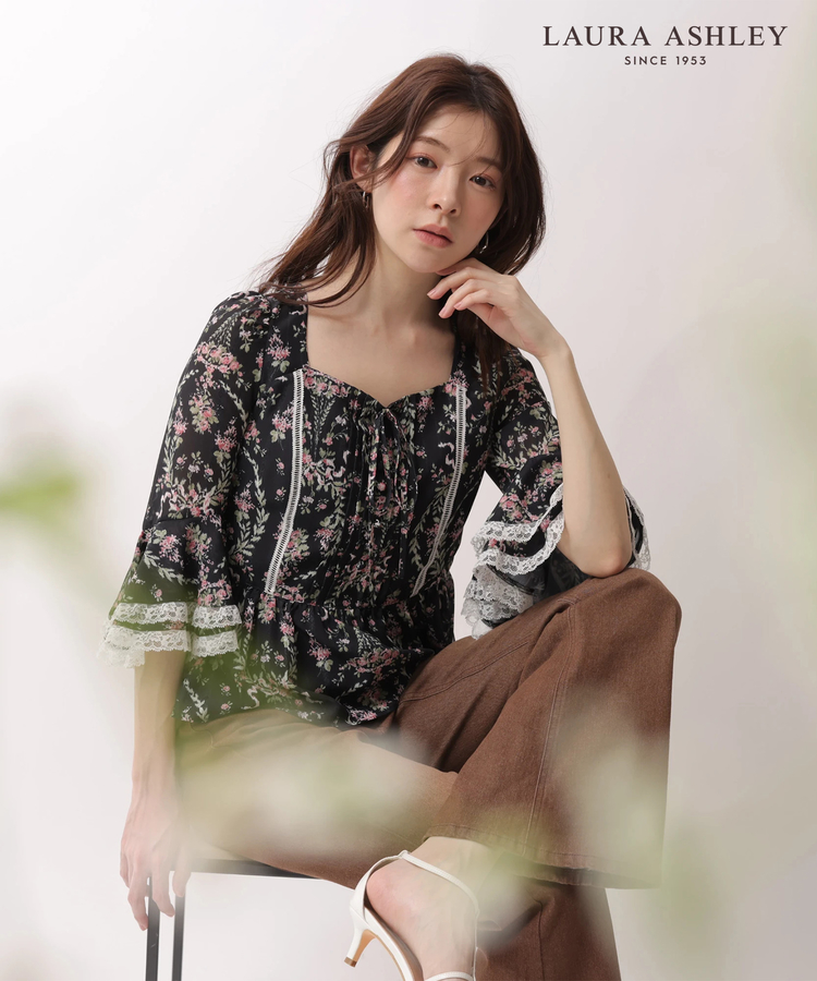 LAURA ASHLEY〉フリルスリーブブラウス | シャツ・ブラウス