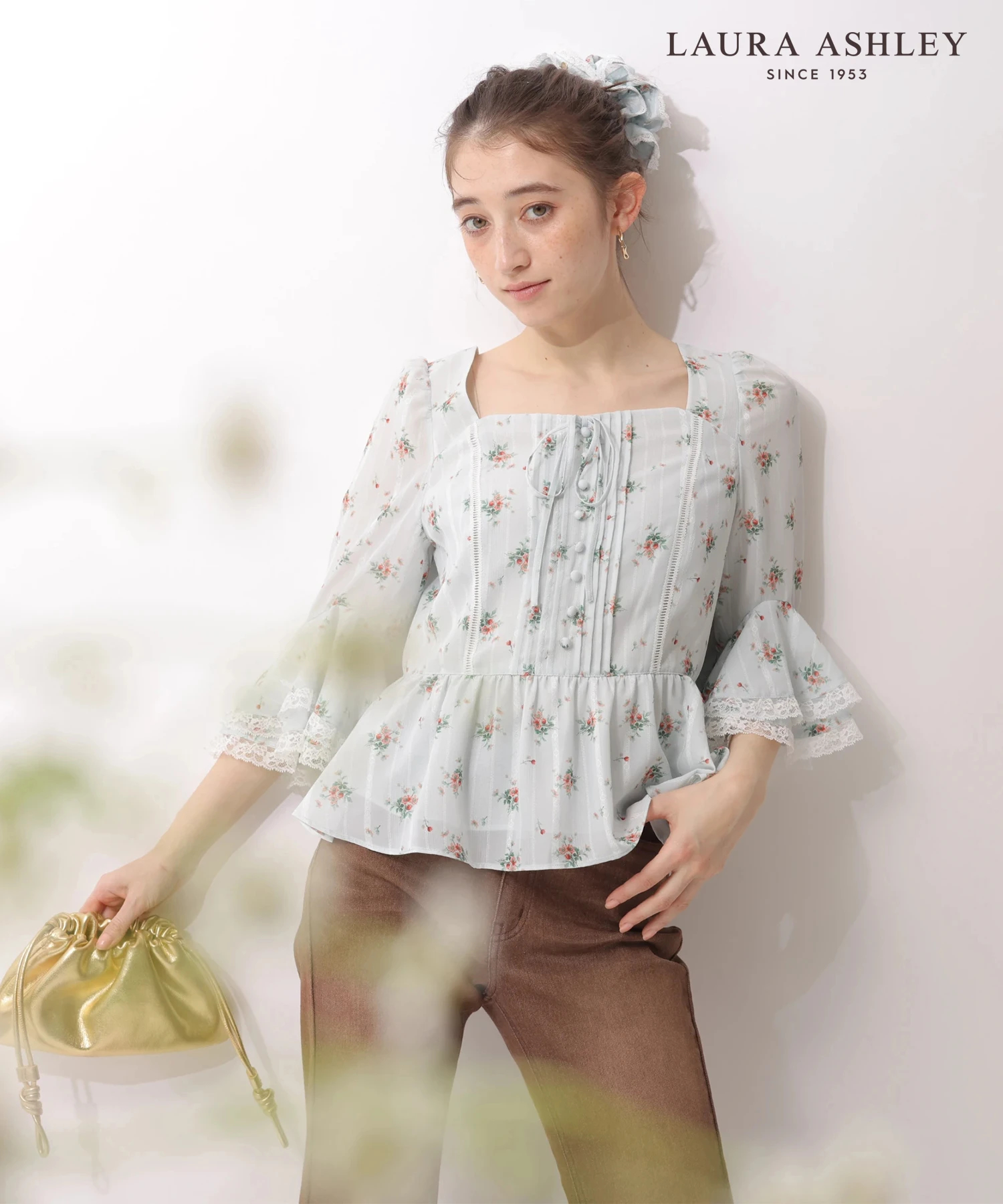 Rirandtureルミネ新宿店限定》〈LAURA ASHLEY〉フリルスリーブブラウス