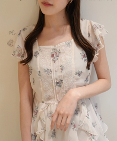 Rirandture(リランドチュール) |〈LAURA ASHLEYコラボ〉ペプラムラッフルブラウス