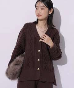 スタッフコーディネート】ケーブル編みカーデ｜yumi｜Mystrada｜【公式