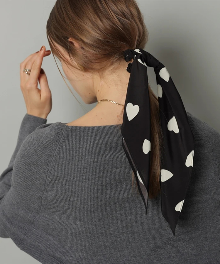 shuco×CADUNE>ハート柄スカーフ付シュシュ | ヘッドアクセ shuco×CADUNE>ハート柄スカーフ付シュシュ | ヘッドアクセ